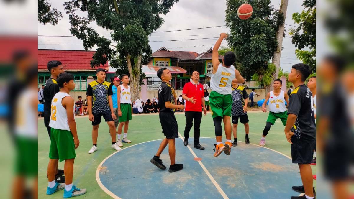 Wali Kota Sawahlunto buka turnamen bola basket.jpg